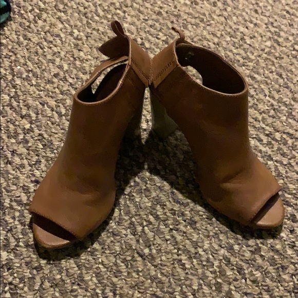 Gap peep toe booties - Picture 1 of 5